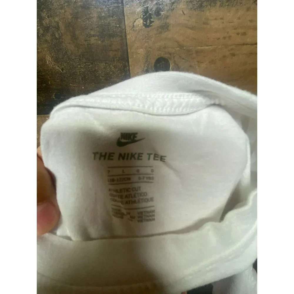 Nike Shoebox Youth T-Shirt Size 7‎